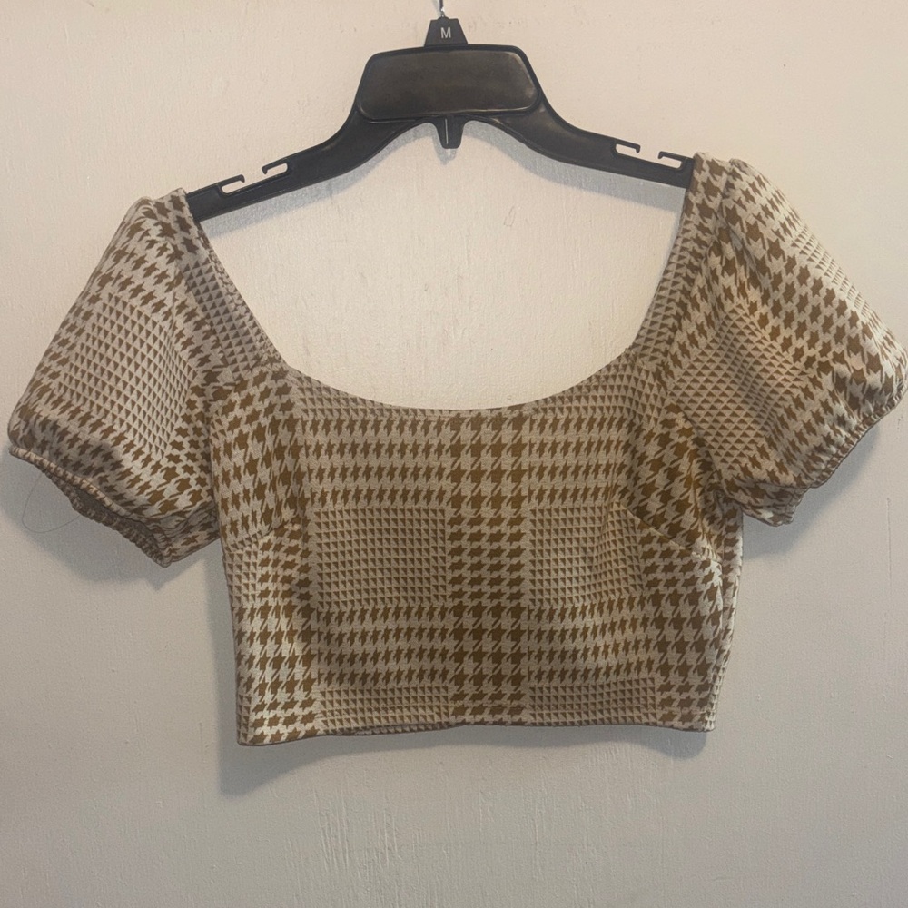 Altar'd State Beige and Cream Houndstooth Crop Top